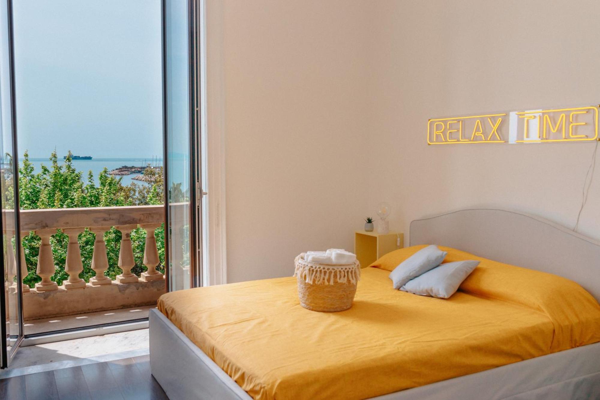 Blue Sea View Apartment Салерно Экстерьер фото