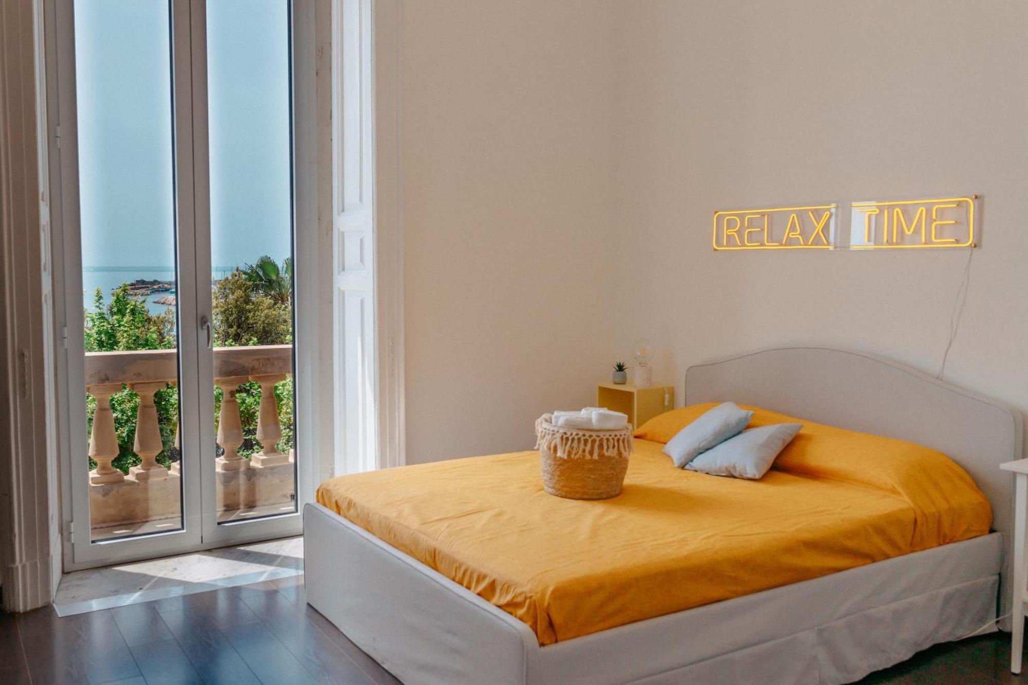 Blue Sea View Apartment Салерно Экстерьер фото